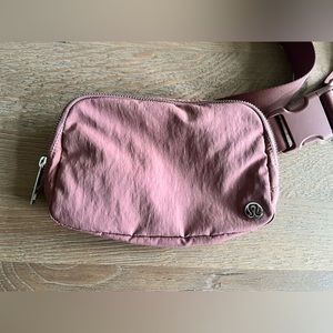 Lululemon 1L Everywhere Belt Bag